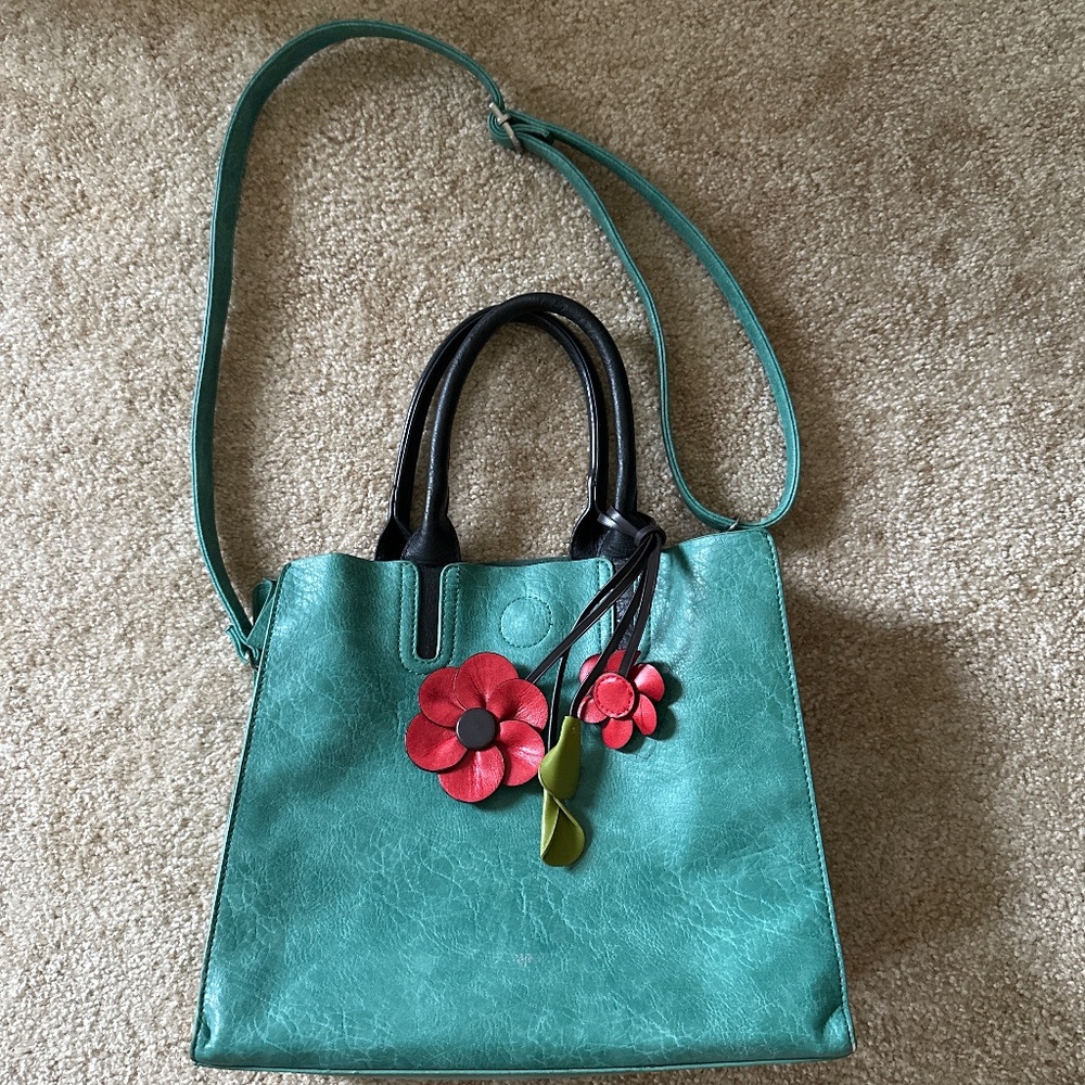 Green Espy Purse w Red Flowers and Multiple Pockets